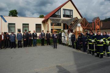 Hasičské družstvo a prítomný hostia Hasičské družstvo a prítomný hostia